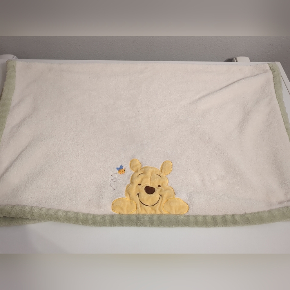 Winnie the Pooh Bee Polyester Cream Plush Appliqued Disney Baby Blanket